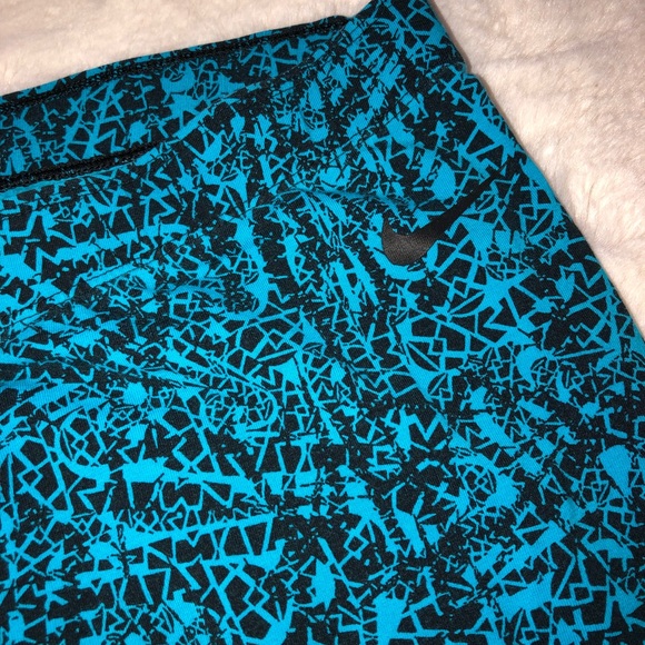 Nike capris - Picture 3 of 5